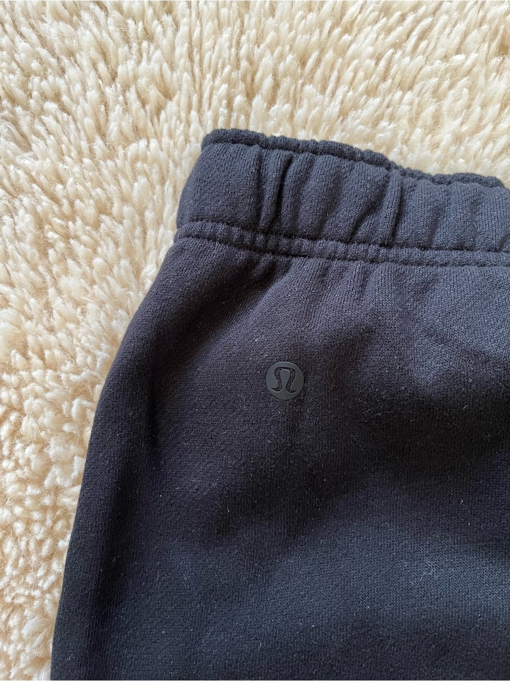 Lululemon MR Scuba Shorts - Picture 5 of 5